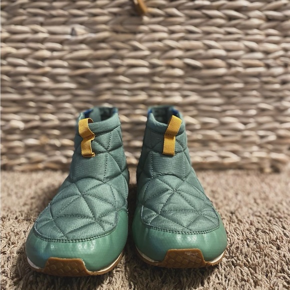 Teva Ember Mid Helix Green Quilted Shoe 🌈🛸 - Picture 8 of 11